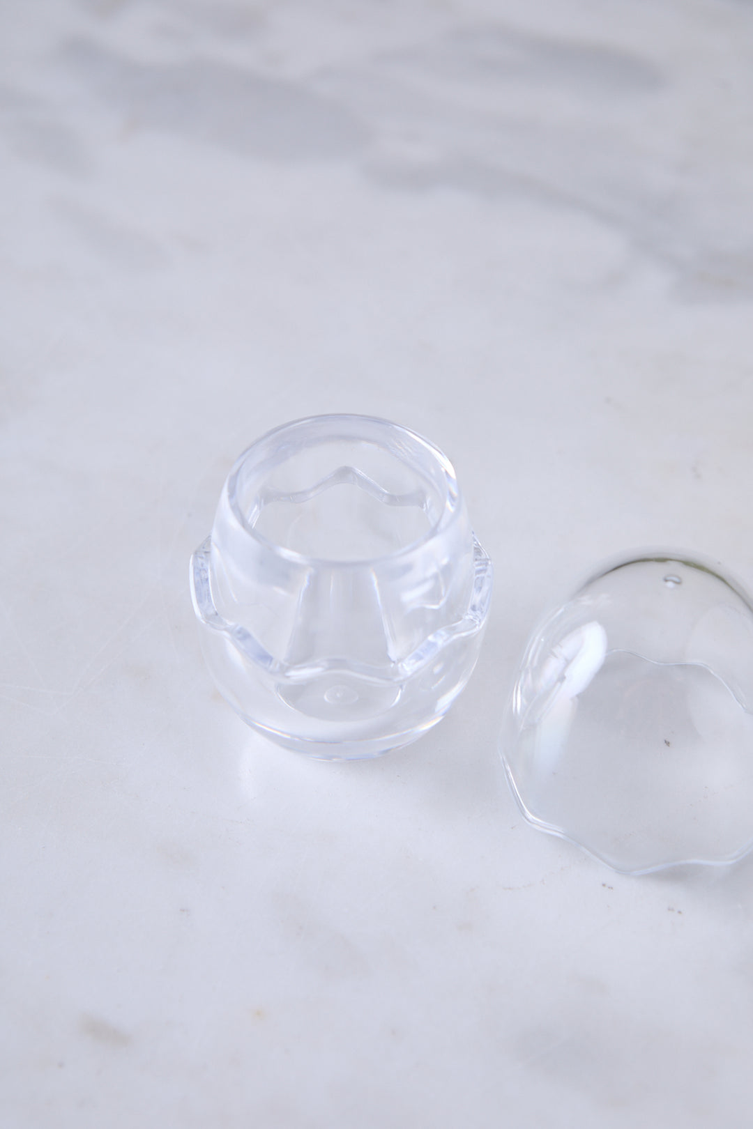 PORTA ESCARBADIENTES EGG DE ACRILICO