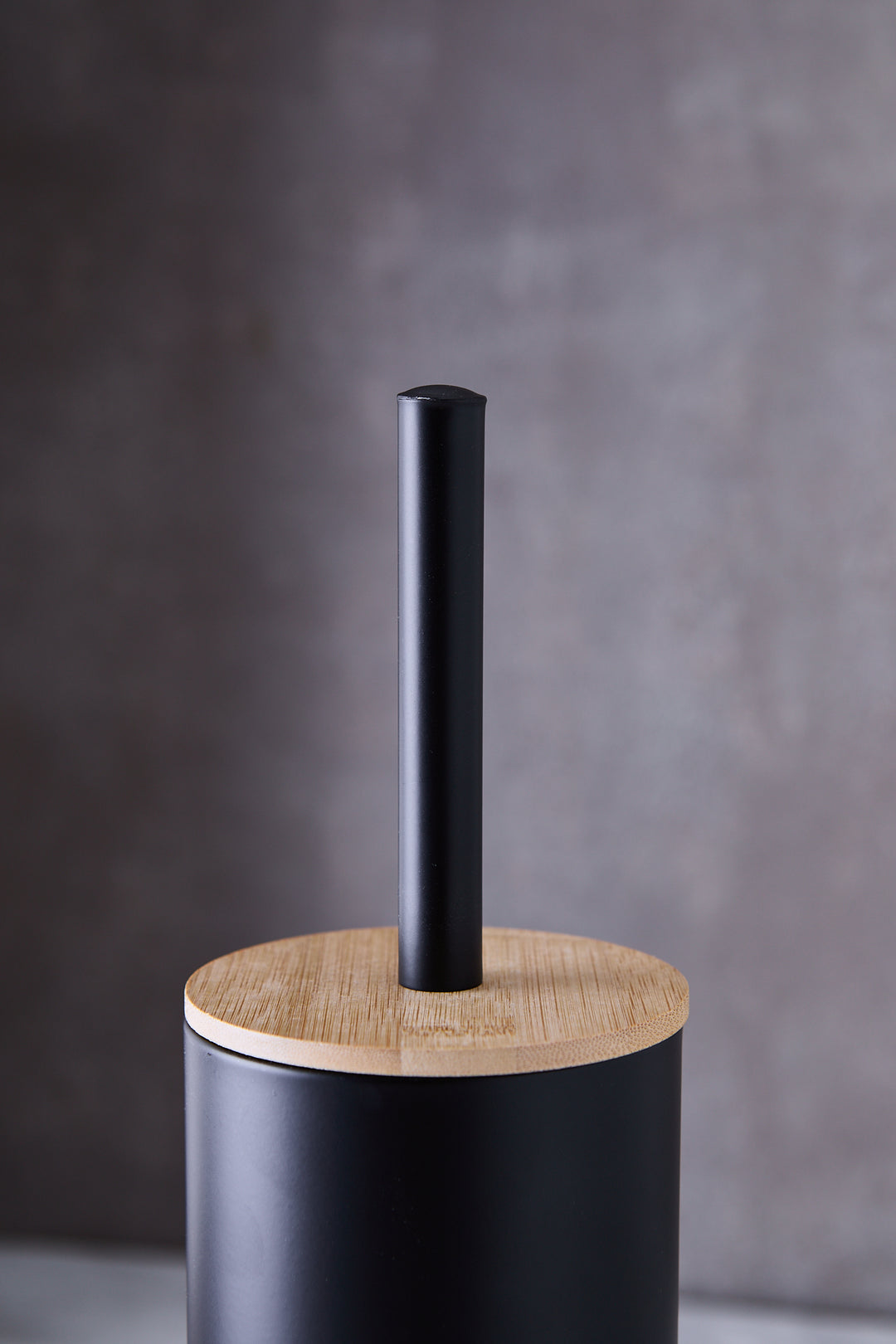 CEPILLO LIMPIA INODORO BLACK & BAMBÚ