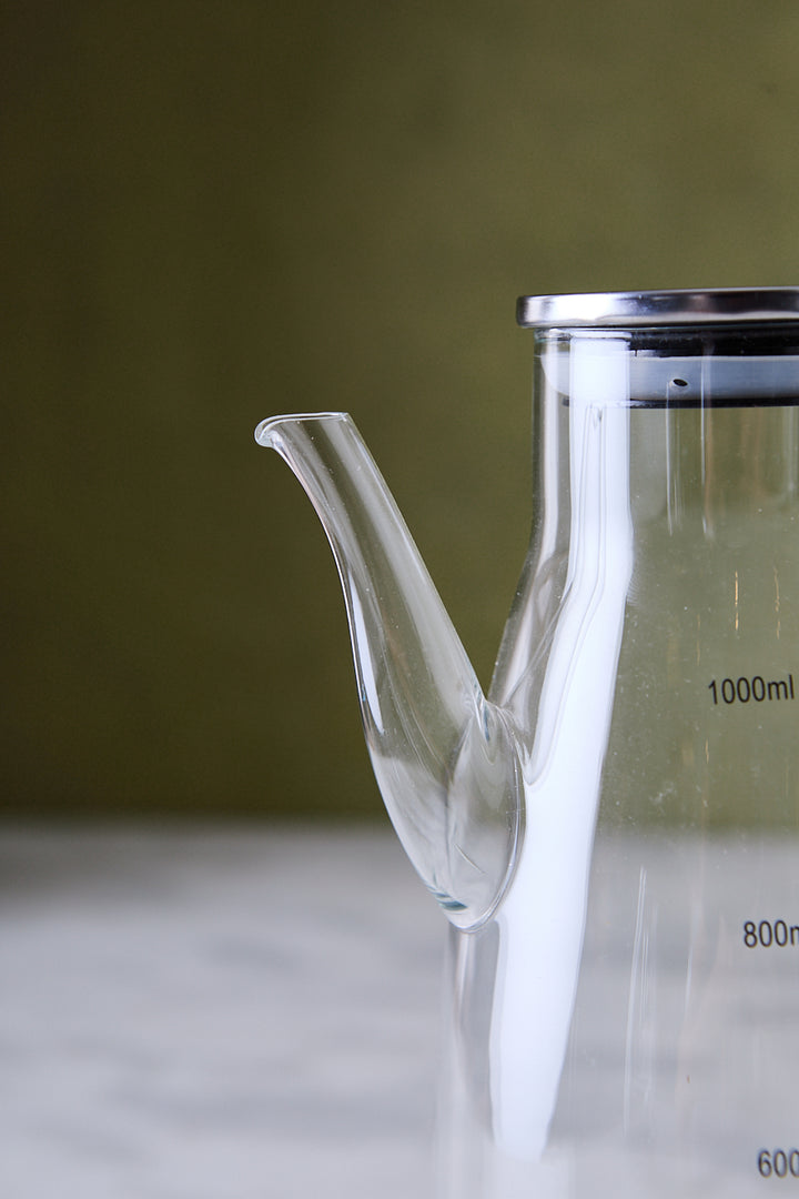 ACEITERA DE VIDRIO MEDIDORA TAPA DE ACERO 1L