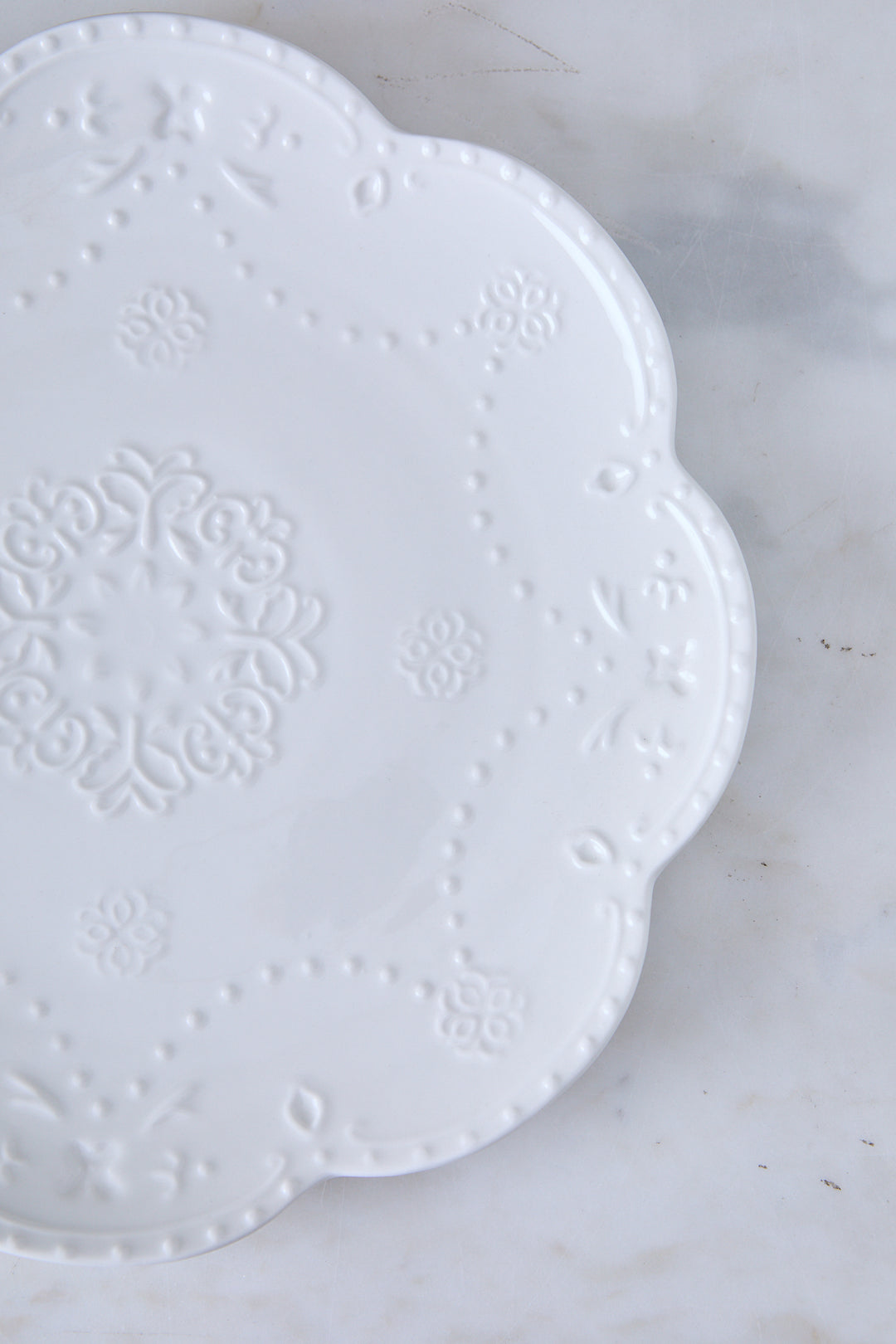 PLATO REDONDO WINDSOR BRODERIE 26CM