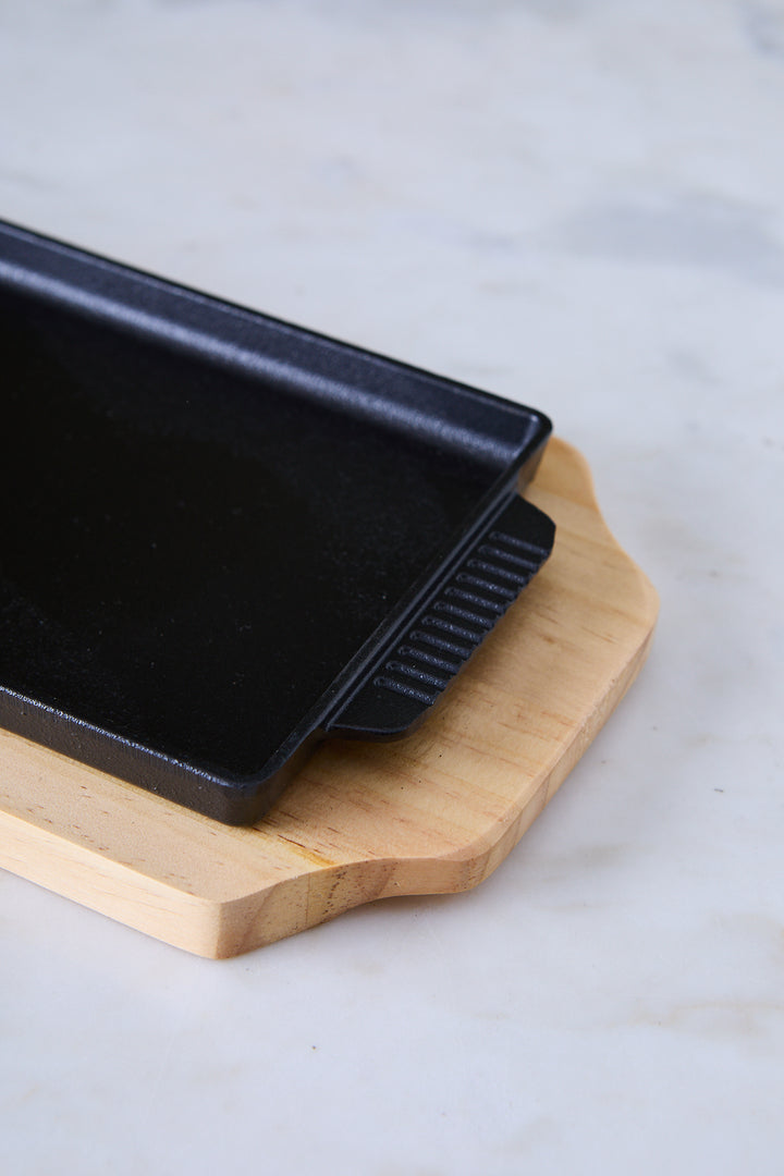 PLATO RECTANGULAR DE HIERRO CON BANDEJA 21CM