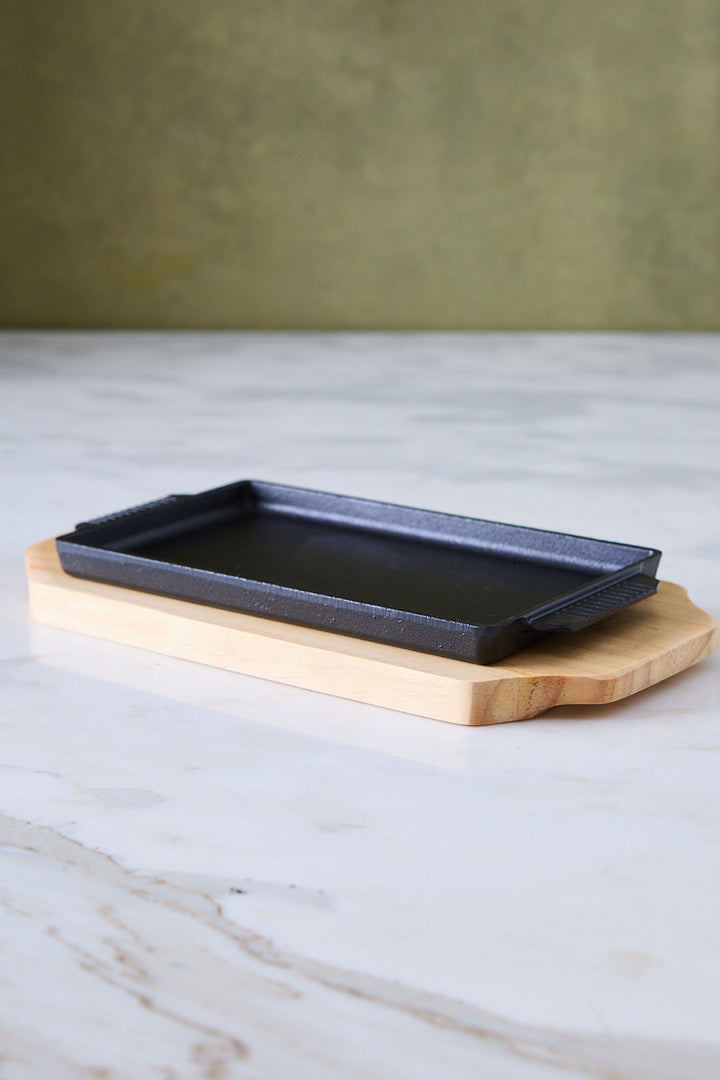 PLATO RECTANGULAR DE HIERRO CON BANDEJA 21CM