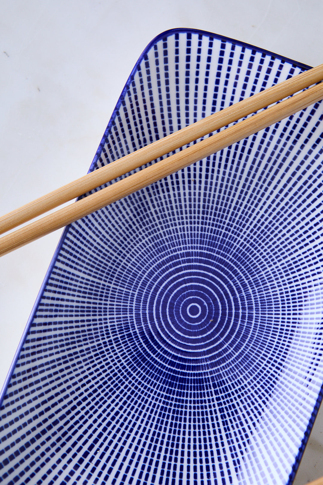 SET DE SUSHI PORCELANA & BAMBÚ MIZU