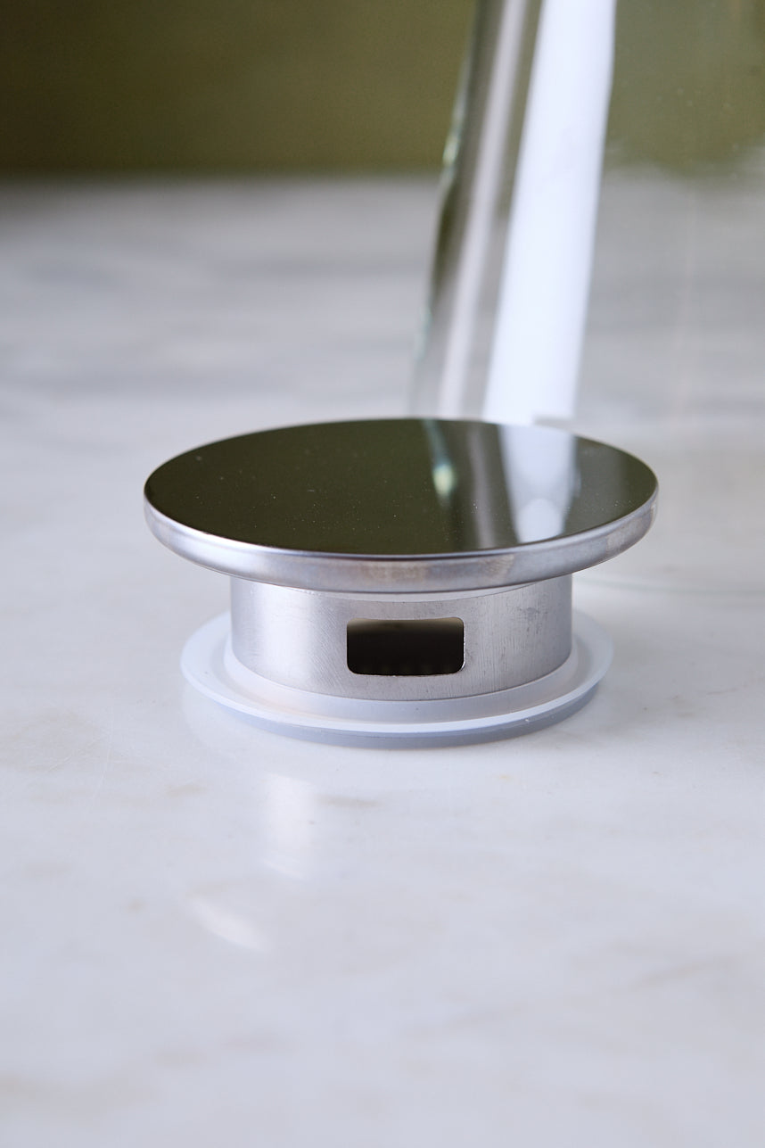 JARRA CONICA DE VIDRIO TAPA DE ACERO 1.8 L