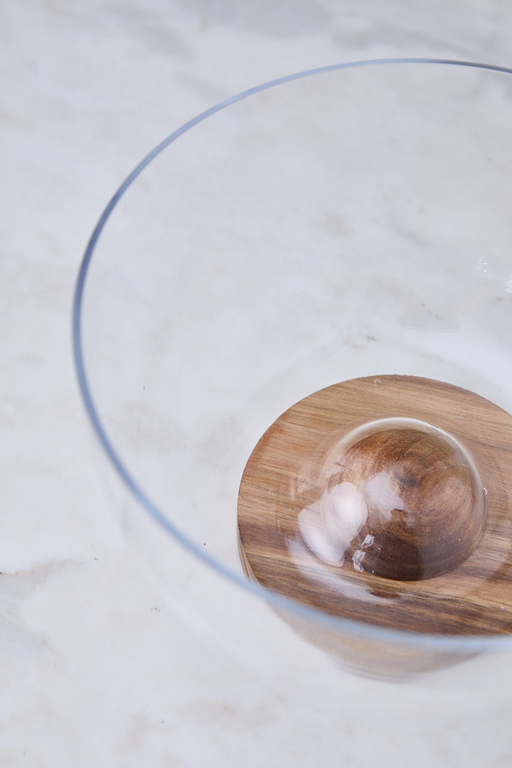 ENSALADERA DE VIDRIO BASE DE MADERA 23CM