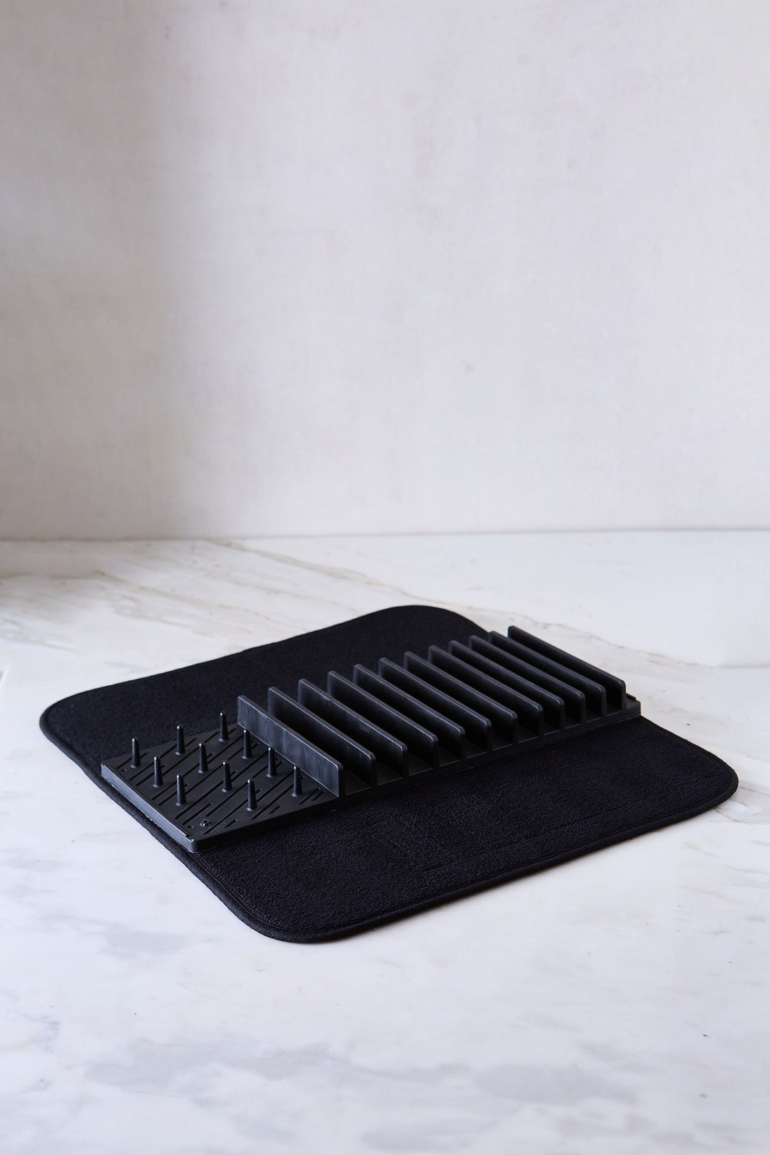 PAÑO ESCURRIDOR MICROFIBRA CON SECAPLATOS BLACK
