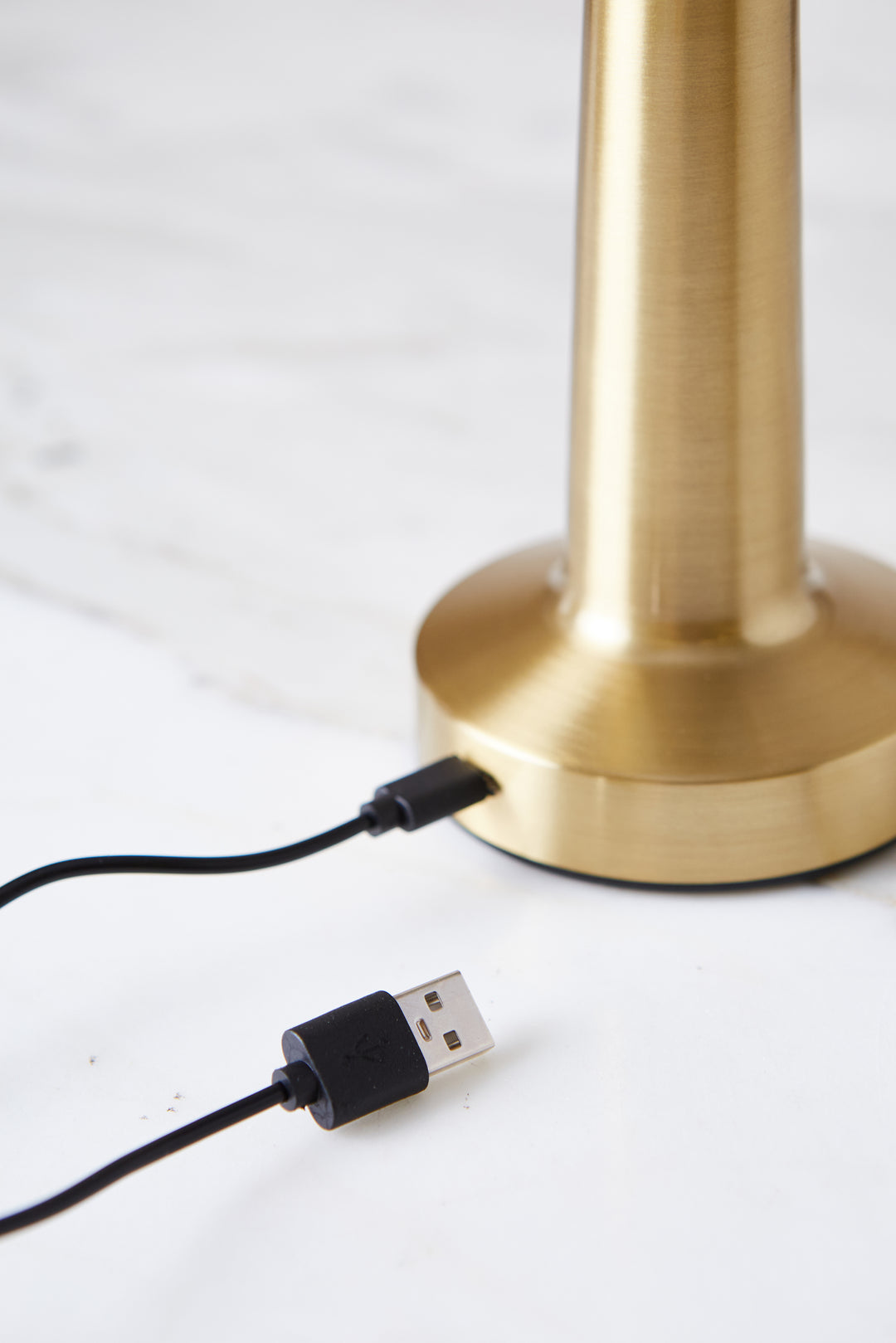 LAMPARA CHESS LED GOLD