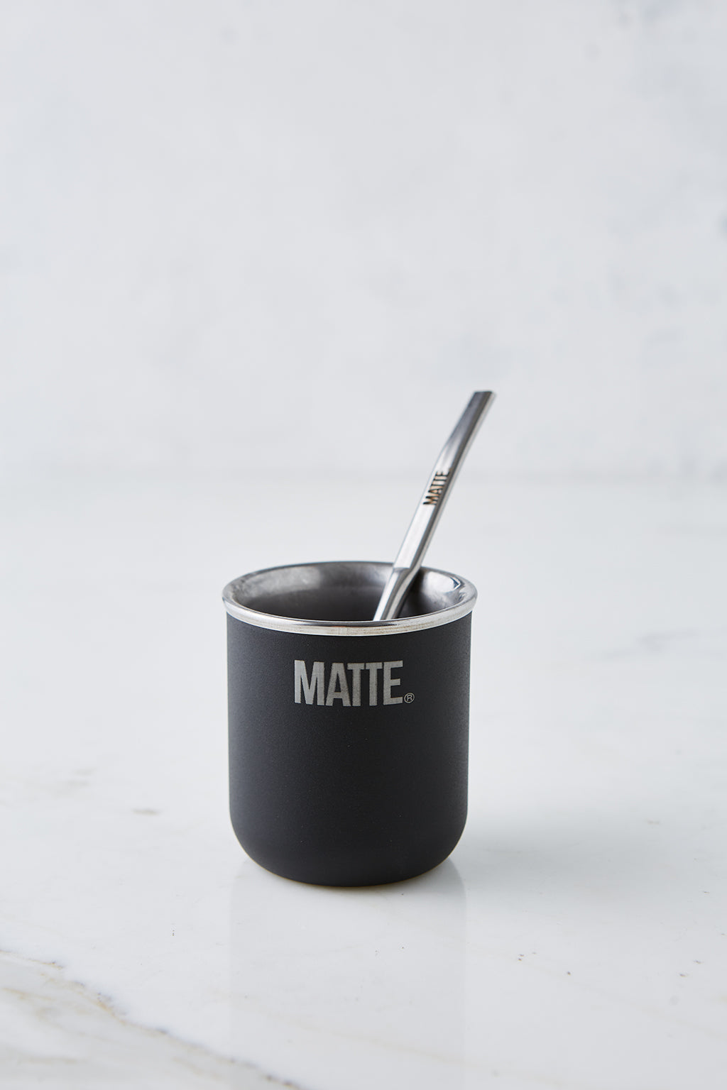 Mate Black Con Bombilla