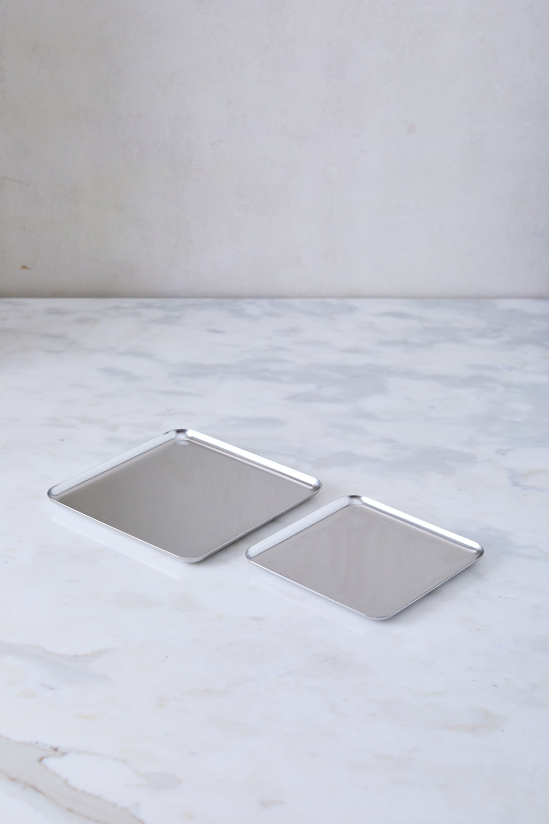BANDEJA CUADRADA ACERO ESPEJADO 14CM