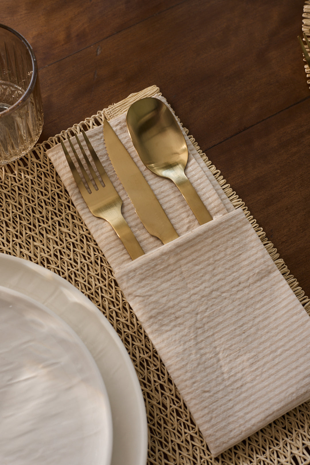 JUEGO DE CUBIERTOS SAKURA MATT GOLD x 24